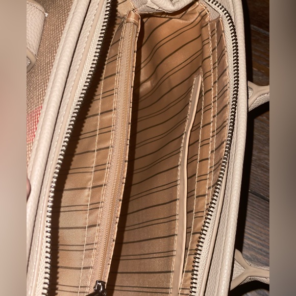 99% new handbag shoulder bag - Picture 5 of 10